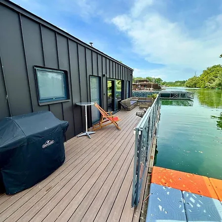 Houseboat With Touch Of Luxury Feriehus Bratislava