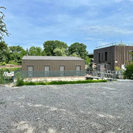 Houseboat With Touch Of Luxury * Pressburg
