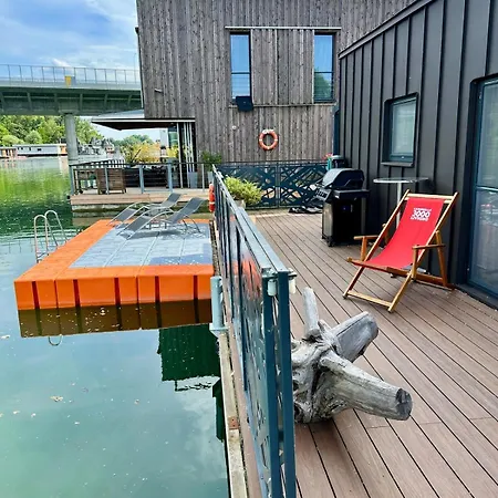 Ferienhaus Houseboat With Touch Of Luxury