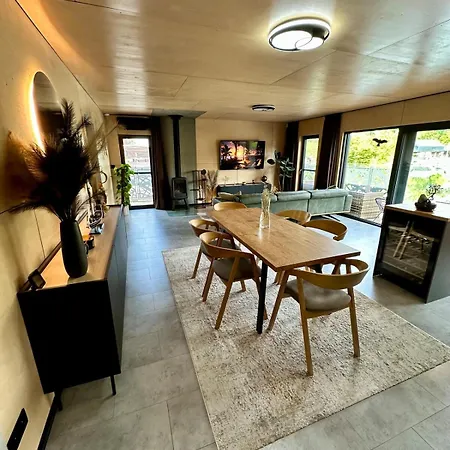 Houseboat With Touch Of Luxury Holiday home *
