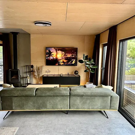 Ferienhaus Houseboat With Touch Of Luxury Pressburg