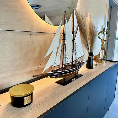 Houseboat With Touch Of Luxury * Pressburg