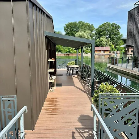 Houseboat With Touch Of Luxury Feriehus *