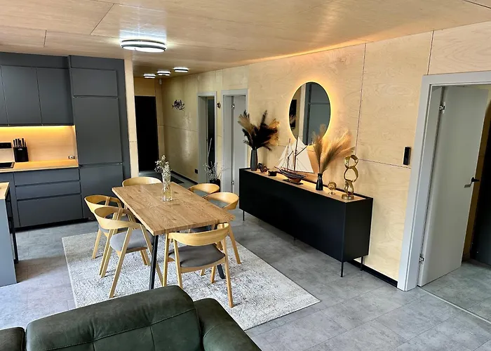 Houseboat With Touch Of Luxury ברטיסלאבה