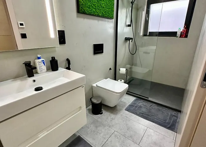 Houseboat With Touch Of Luxury ברטיסלאבה