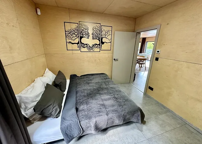 Houseboat With Touch Of Luxury ברטיסלאבה