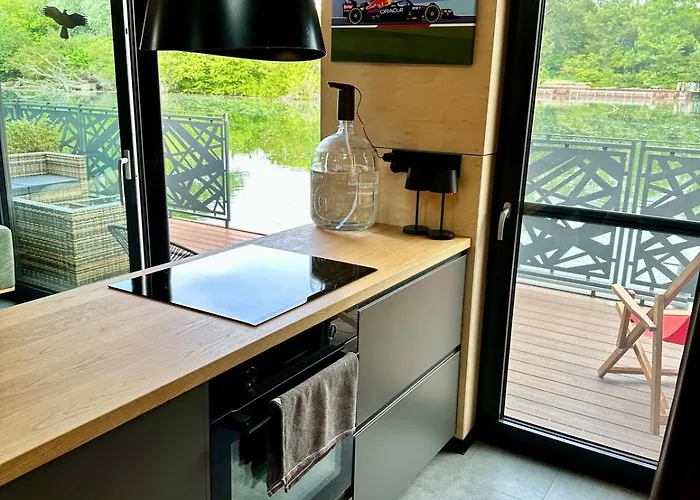 בית נופש Houseboat With Touch Of Luxury *