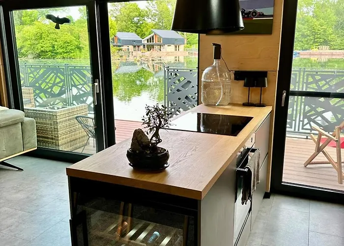 Houseboat With Touch Of Luxury Feriehus