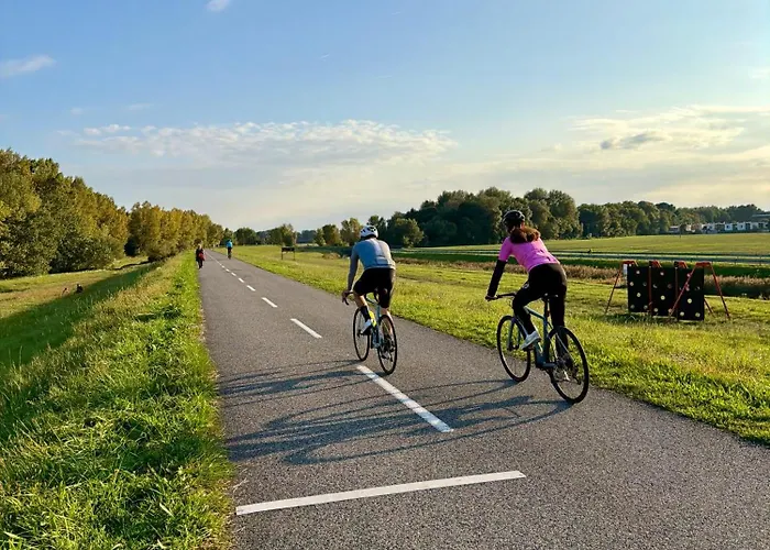 Houseboat With Touch Of Luxury ברטיסלאבה