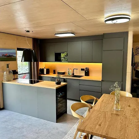 Houseboat With Touch Of Luxury * ブラチスラヴァ