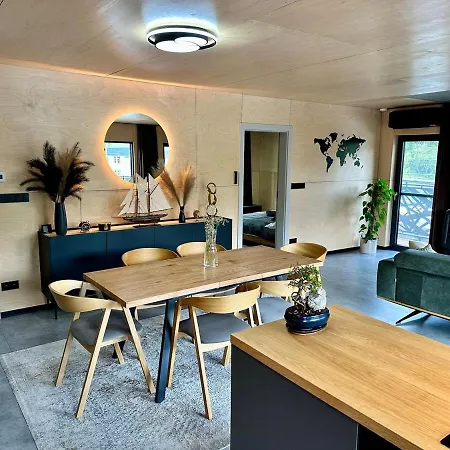 Houseboat With Touch Of Luxury ブラチスラヴァ