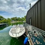 Houseboat With Touch Of Luxury Братислава