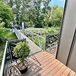 Дом отдыха Houseboat With Touch Of Luxury