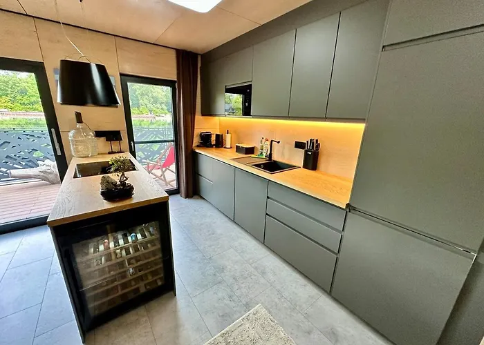 Houseboat With Touch Of Luxury *