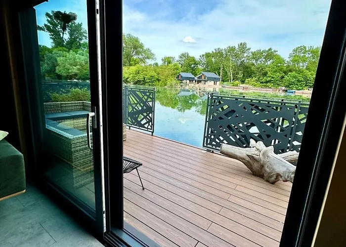 Tatil Evi Houseboat With Touch Of Luxury